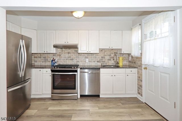 43 Parkway Village, Cranford Twp., NJ 07016