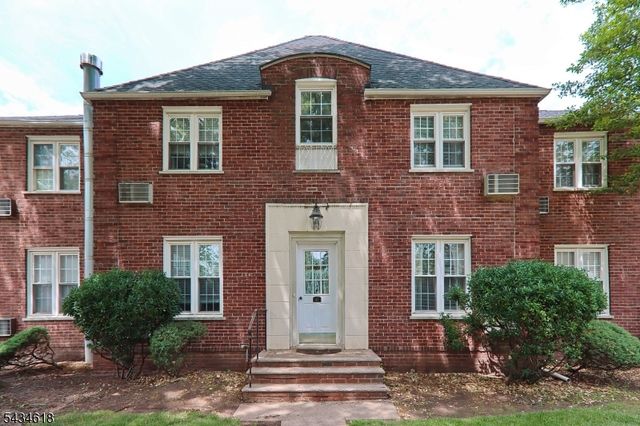 43 Parkway Village, Cranford Twp., NJ 07016