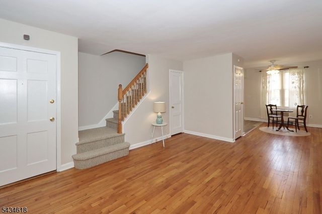 43 Parkway Village, Cranford Twp., NJ 07016