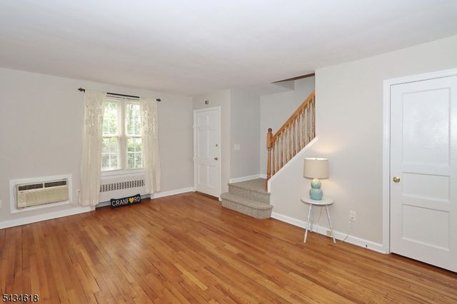 43 Parkway Village, Cranford Twp., NJ 07016