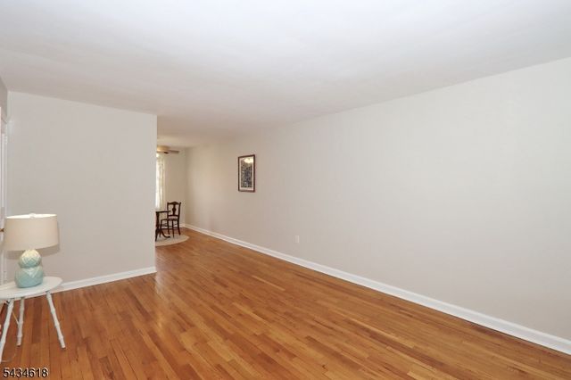 43 Parkway Village, Cranford Twp., NJ 07016