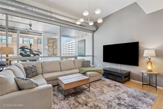 111 10th Street 302, Des Moines, IA 50309