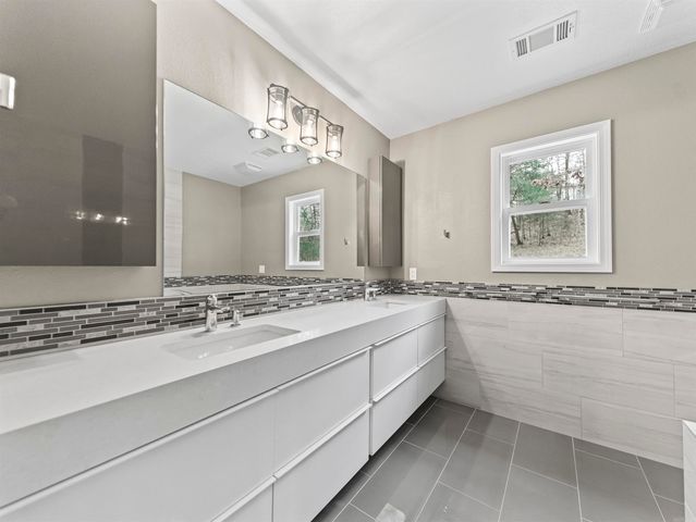 4 Perfecto Court, Hot Springs Village, AR 71909