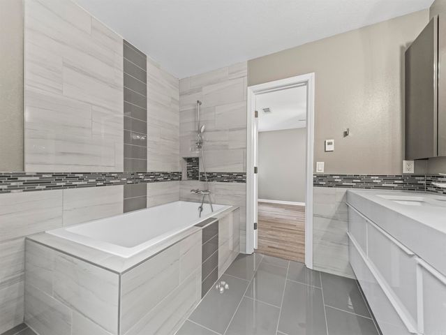 4 Perfecto Court, Hot Springs Village, AR 71909