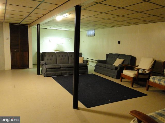 141 S 9TH ST, Quakertown, PA 18951