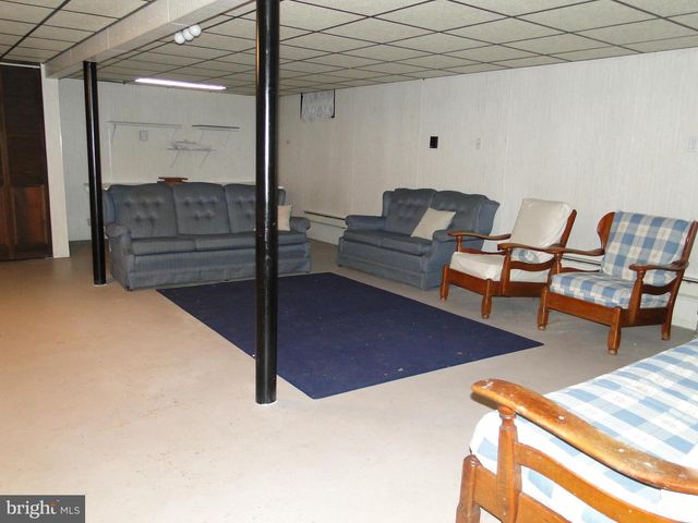 141 S 9TH ST, Quakertown, PA 18951