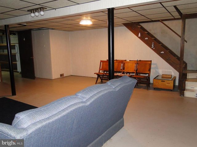 141 S 9TH ST, Quakertown, PA 18951