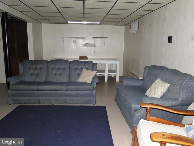 141 S 9TH ST, Quakertown, PA 18951