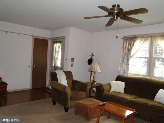 141 S 9TH ST, Quakertown, PA 18951