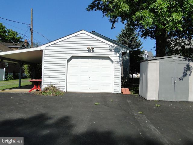 141 S 9TH ST, Quakertown, PA 18951