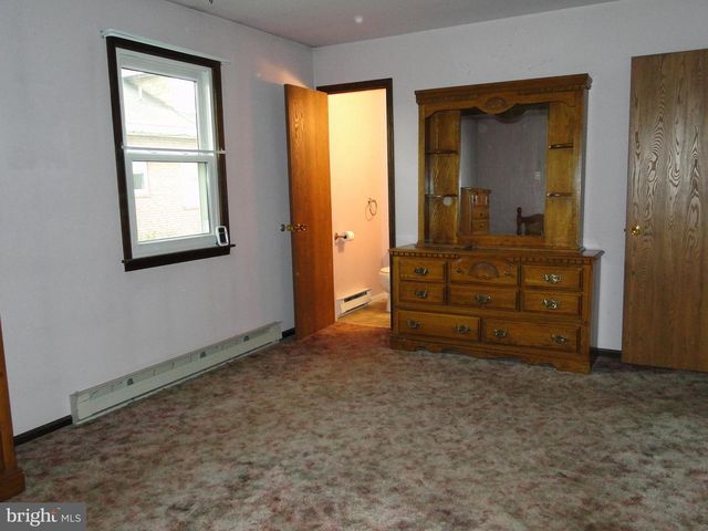 141 S 9TH ST, Quakertown, PA 18951
