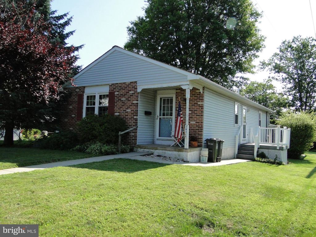 141 S 9TH ST, Quakertown, PA 18951