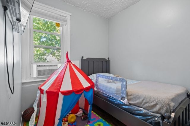 626 Magnolia Ave, Elizabeth City, NJ 07206