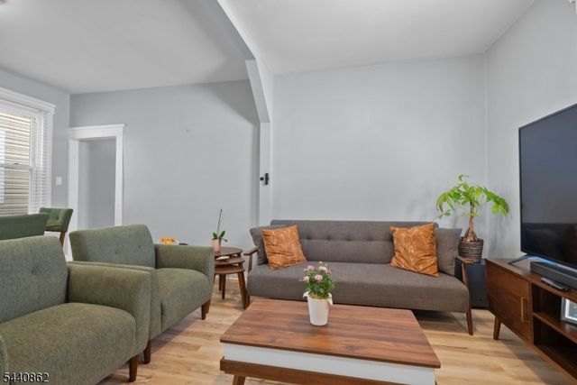 626 Magnolia Ave, Elizabeth City, NJ 07206