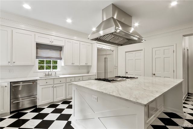 1227 Overlook NE, Tuscaloosa, AL 35406