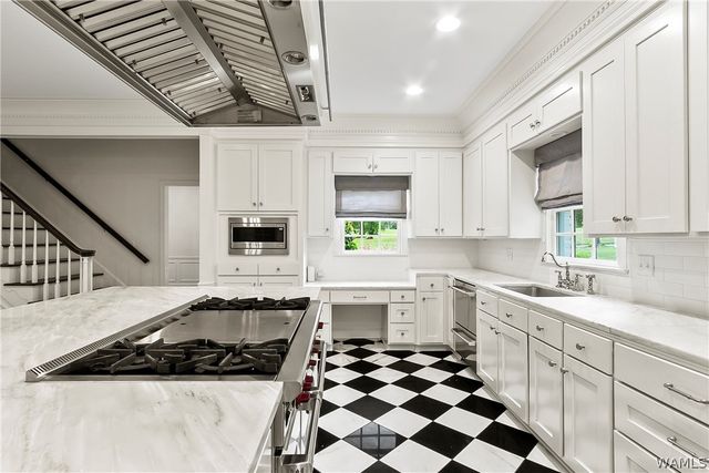 1227 Overlook NE, Tuscaloosa, AL 35406
