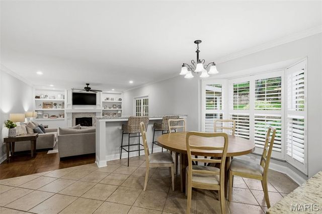 2730 Diamond Ridge Lane, Des Peres, MO 63131