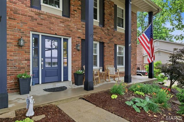 2730 Diamond Ridge Lane, Des Peres, MO 63131