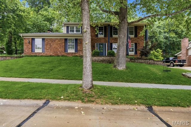 2730 Diamond Ridge Lane, Des Peres, MO 63131