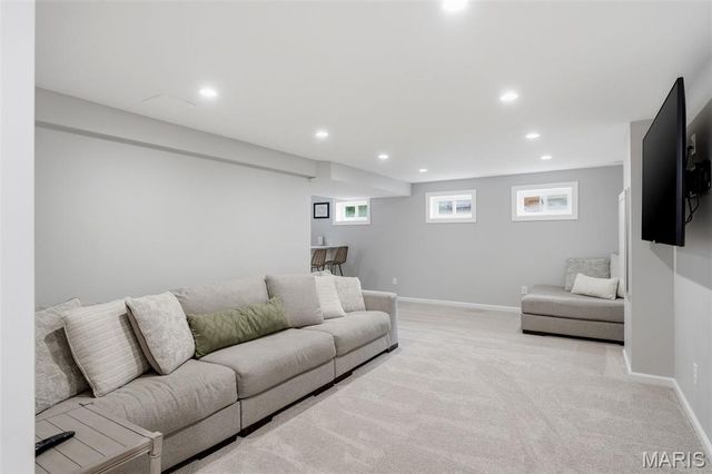 2730 Diamond Ridge Lane, Des Peres, MO 63131