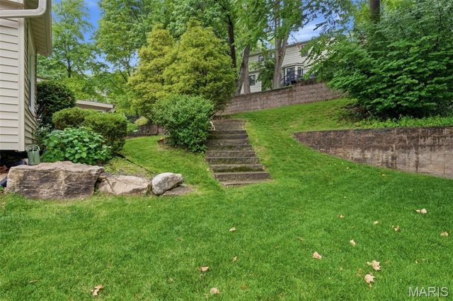 2730 Diamond Ridge Lane, Des Peres, MO 63131