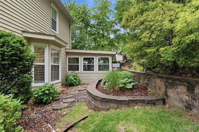 2730 Diamond Ridge Lane, Des Peres, MO 63131