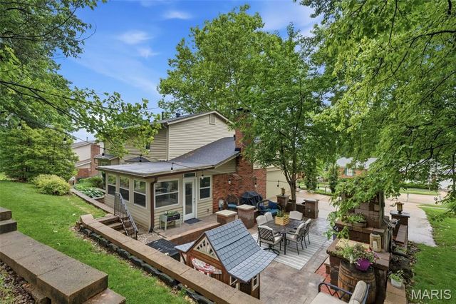 2730 Diamond Ridge Lane, Des Peres, MO 63131