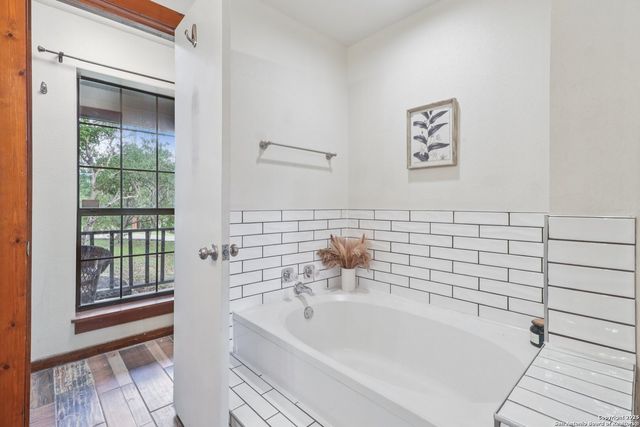 20211 County Road 174, Helotes, TX 78023