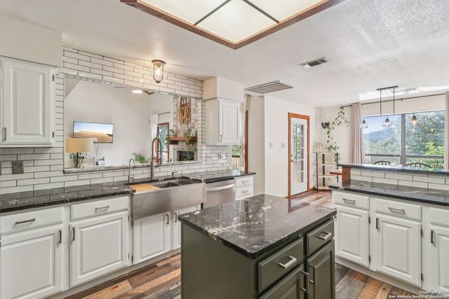 20211 County Road 174, Helotes, TX 78023