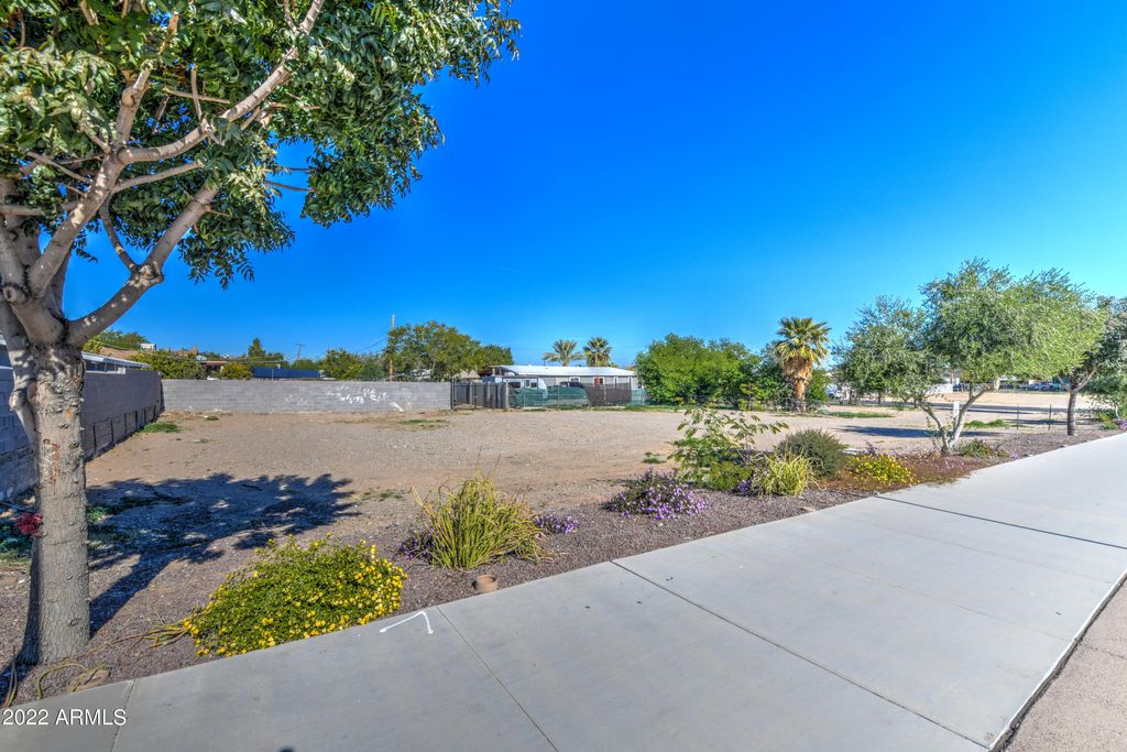 12212 W THUNDERBIRD Road 3, El Mirage, AZ 85335 — exterior