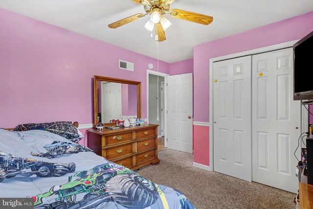 2357 MEETINGHOUSE RD, Spring Grove, PA 17362