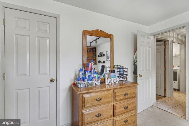 2357 MEETINGHOUSE RD, Spring Grove, PA 17362