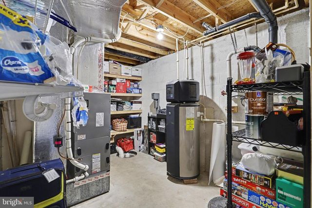 2357 MEETINGHOUSE RD, Spring Grove, PA 17362