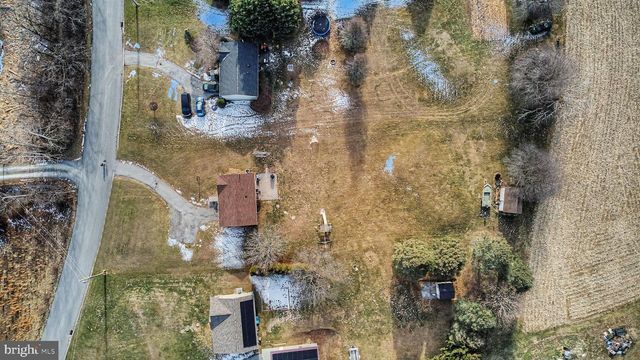 2357 MEETINGHOUSE RD, Spring Grove, PA 17362