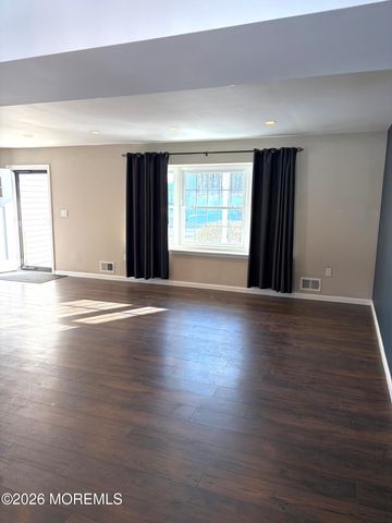 295 Flaam Street, Toms River, NJ 08753