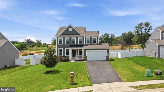 100 LADYSTHUMB CIR, Charles Town, WV 25414
