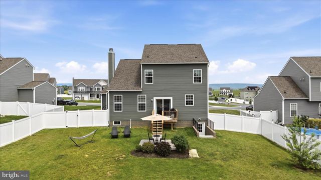 100 LADYSTHUMB CIR, Charles Town, WV 25414