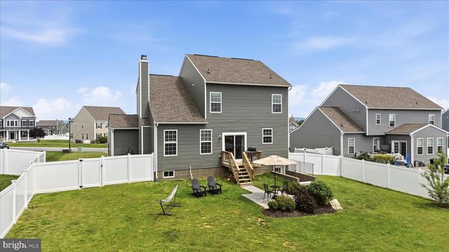 100 LADYSTHUMB CIR, Charles Town, WV 25414