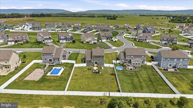 100 LADYSTHUMB CIR, Charles Town, WV 25414