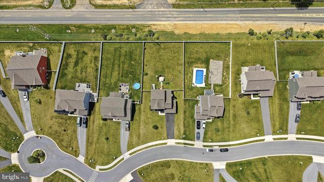 100 LADYSTHUMB CIR, Charles Town, WV 25414