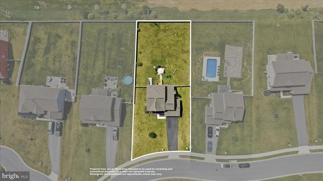 100 LADYSTHUMB CIR, Charles Town, WV 25414