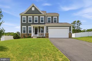 100 LADYSTHUMB CIR, Charles Town, WV 25414