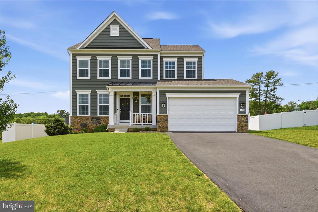 100 LADYSTHUMB CIR, Charles Town, WV 25414