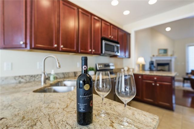 819 Strasburg Dr, Adams Twp, PA 16046