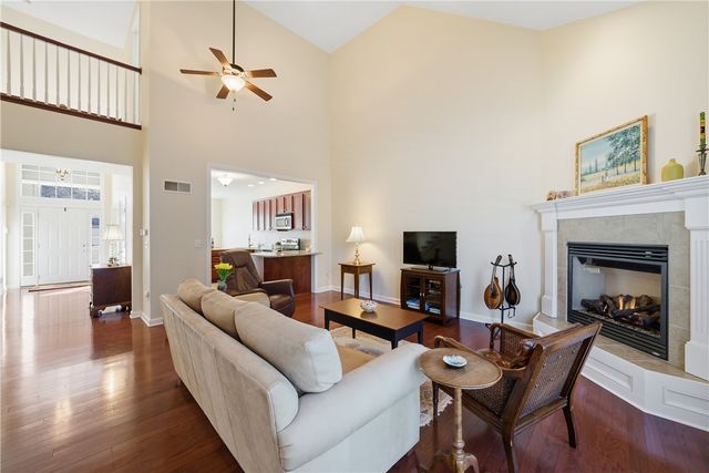819 Strasburg Dr, Adams Twp, PA 16046