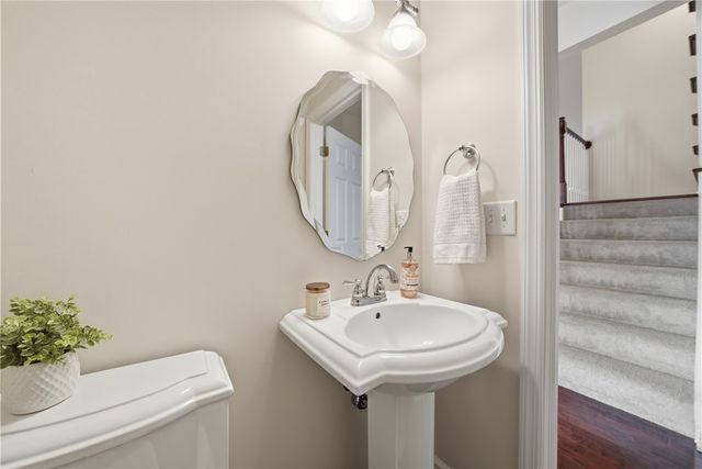 819 Strasburg Dr, Adams Twp, PA 16046