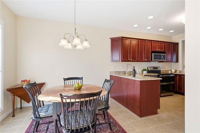 819 Strasburg Dr, Adams Twp, PA 16046