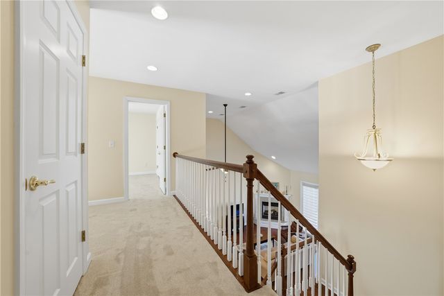 819 Strasburg Dr, Adams Twp, PA 16046