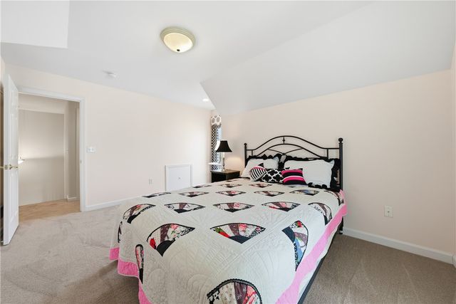 819 Strasburg Dr, Adams Twp, PA 16046