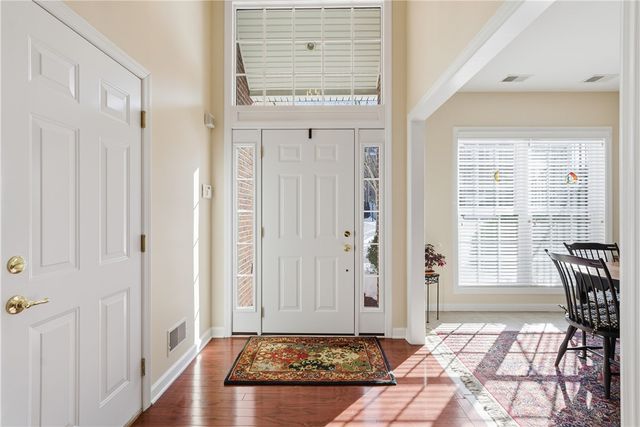 819 Strasburg Dr, Adams Twp, PA 16046